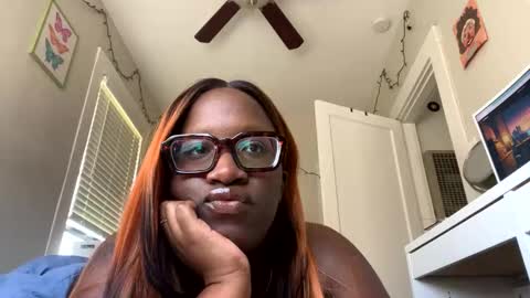 lunarnoelle online show from 17, 3, 2026