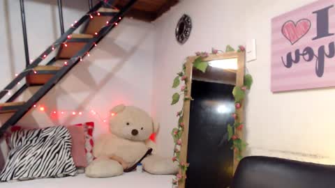 Snapshot of lunasky83 chatting on 8, 1, 2025 luna online show from 8, 1, 2025