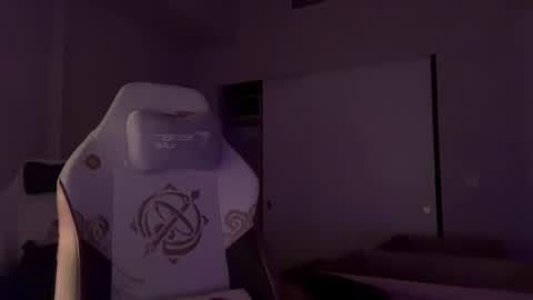 Snapshot of lunasnows chatting on 1, 4, 2026 lunasnow online show from 1, 4, 2026