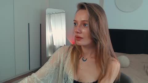 Snapshot of lunaticabae chatting on 1, 6, 2026 LunaticaBae online show from 1, 6, 2026