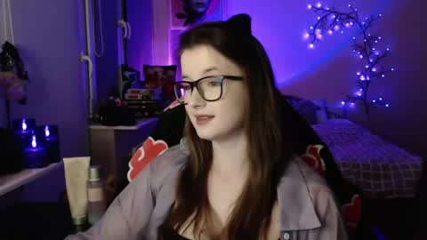 LunaXcherry online show from 30, 4, 2026