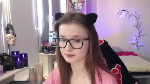 LunaXcherry online show from 2, 5, 2026