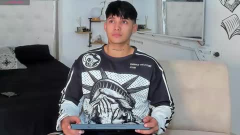 Snapshot of lunay_xtreemboy chatting on 5, 11, 2025 Lunay online show from 5, 11, 2025