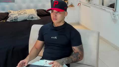 Snapshot of lunay_xtreemboy chatting on 14, 11, 2025 Lunay online show from 14, 11, 2025