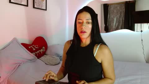 Snapshot of lunayois02 chatting on 9, 2, 2026 lunayois02 online show from 9, 2, 2026