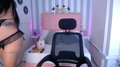 Snapshot of lunna_boobs20 chatting on 11, 9, 2025 lunna_boobs20 online show from 11, 9, 2025