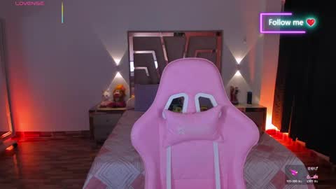 LUNA ROSE online show from 28, 4, 2026