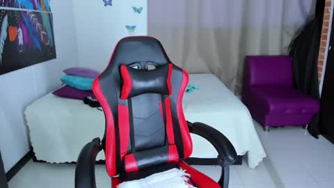 LunoxLili online show from 22, 11, 2025