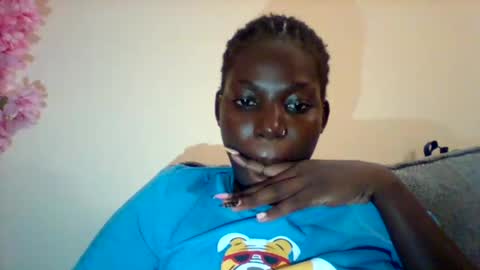 luo_queen online show from 25, 9, 2025