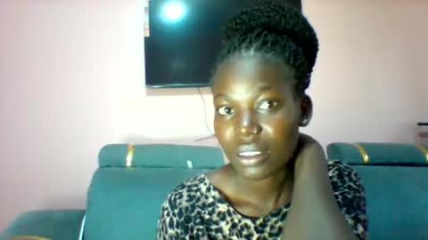 luo_queen online show from 11, 4, 2026