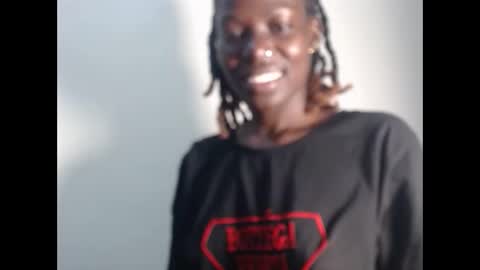Snapshot of luo_queen chatting on 19, 5, 2026 luo_queen online show from 19, 5, 2026