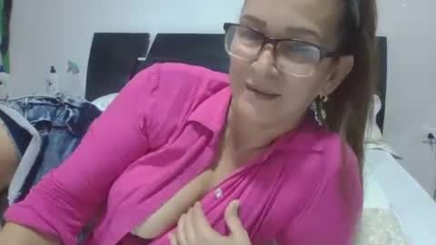 Snapshot of lupitavega_ chatting on 7, 11, 2025 Lupita online show from 7, 11, 2025