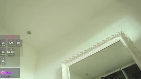 lusciouslipsxx online show from 22, 12, 2025