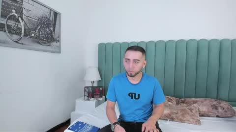 Snapshot of lushian_luna chatting on 4, 10, 2025 Lushian And Luna online show from 4, 10, 2025