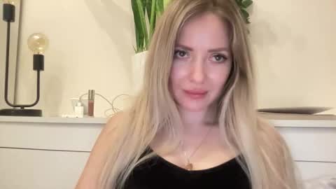 lusiluv online show from 25, 4, 2026