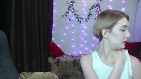 Snapshot of lust444money chatting on 19, 11, 2025 lust444money online show from 19, 11, 2025