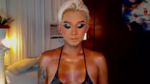 AdriannaFowks online show from 20, 7, 2026