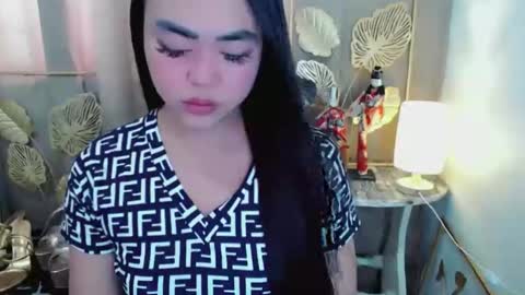 Snapshot of lustfuloffendertrina chatting on 17, 5, 2026 Trina online show from 17, 5, 2026
