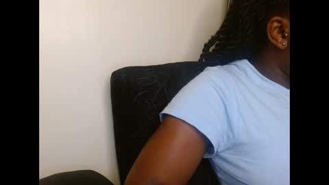 lustrous-choco online show from 28, 4, 2026