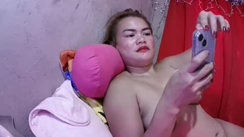 Flora Mae online show from 4, 12, 2025