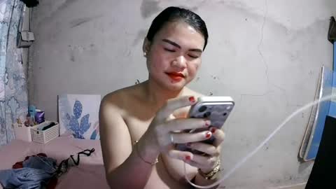 Flora Mae online show from 19, 7, 2026