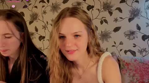 Aura online show from 4, 10, 2025