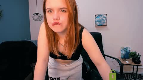 Snapshot of lusy_puff chatting on 7, 12, 2024 lusy_puff online show from 7, 12, 2024