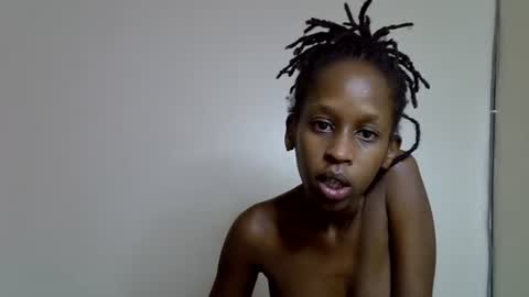 lutino_lovebirds online show from 26, 4, 2026