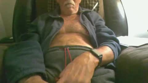 Snapshot of luv269er chatting on 17, 12, 2024 luv269er online show from 17, 12, 2024