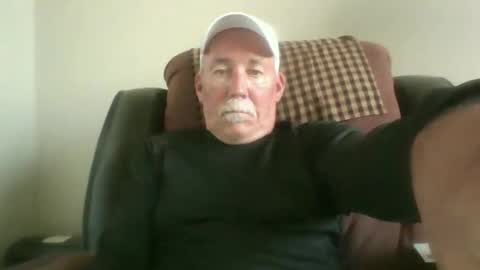 Snapshot of luv269er chatting on 4, 12, 2025 luv269er online show from 4, 12, 2025