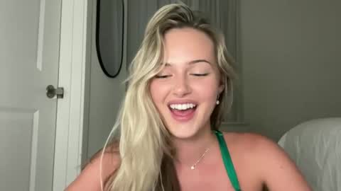 Snapshot of luvaimee chatting on 21, 9, 2025 Aimee online show from 21, 9, 2025