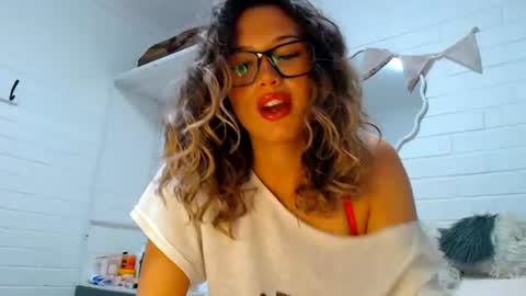 luvcece online show from 25, 6, 2026
