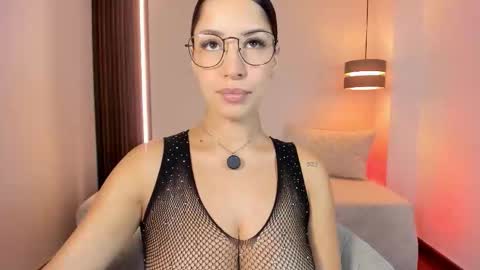 Snapshot of luvely_unique chatting on 8, 1, 2026 Lu. online show from 8, 1, 2026