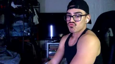 luvrboy77 online show from 25, 6, 2026
