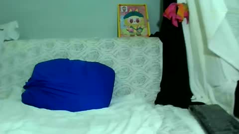 Snapshot of luvu4everxxx chatting on 22, 2, 2025 Bee Bee online show from 22, 2, 2025