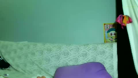 Snapshot of luvu4everxxx chatting on 7, 3, 2025 Bee Bee online show from 7, 3, 2025