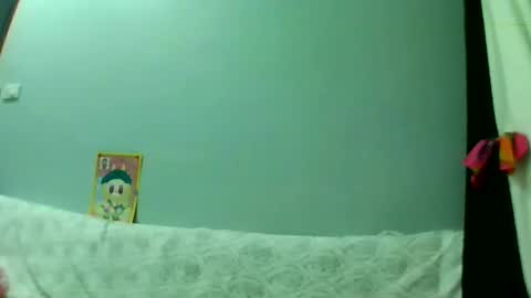 Snapshot of luvu4everxxx chatting on 9, 3, 2025 Bee Bee online show from 9, 3, 2025