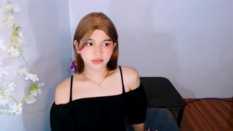 queen lux online show from 25, 11, 2025