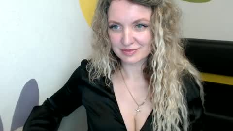 Snapshot of luxdonna chatting on 12, 6, 2026 Donna online show from 12, 6, 2026