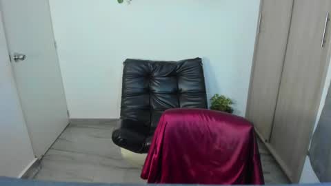 Snapshot of luxrx chatting on 8, 5, 2026 luxrx online show from 8, 5, 2026