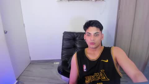 Snapshot of luxrx chatting on 23, 5, 2026 luxrx online show from 23, 5, 2026