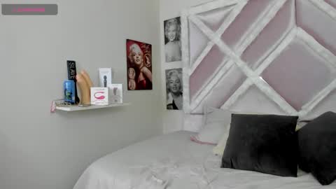 Lux online show from 10, 2, 2026