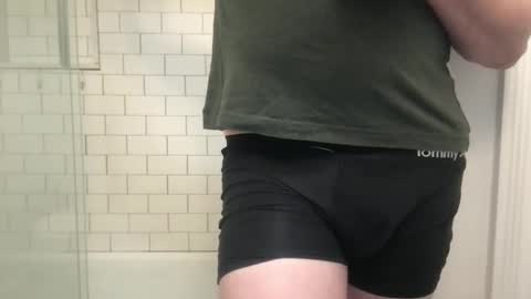 lvguynextdoor440656 online show from 16, 4, 2026