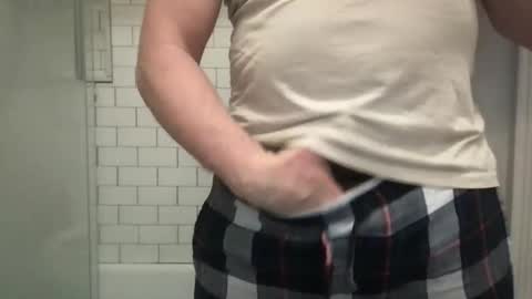 lvguynextdoor440656 online show from 20, 4, 2026