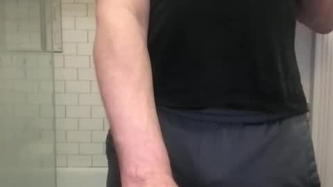 lvguynextdoor440656 online show from 22, 4, 2026