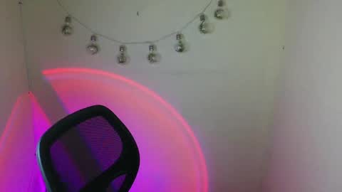 Call me Lia  online show from 27, 4, 2026