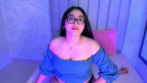 LYA DUBOIS  online show from 4, 7, 2026