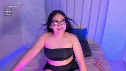 LYA DUBOIS  online show from 10, 7, 2026