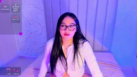 LYA DUBOIS  online show from 14, 7, 2026