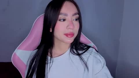 Snapshot of lya_levine chatting on 17, 10, 2025 Lya online show from 17, 10, 2025